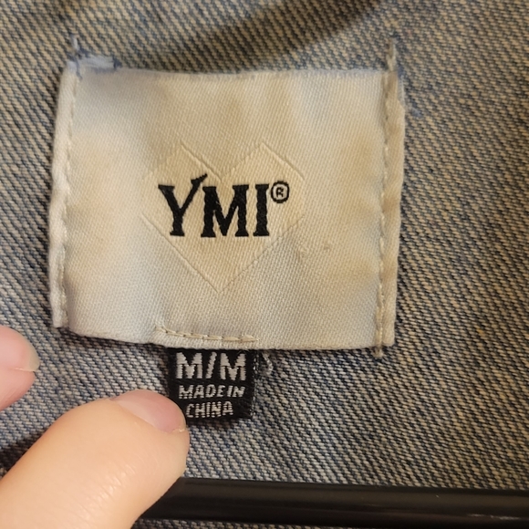 Distressed Jean jackets - Picture 2 of 3